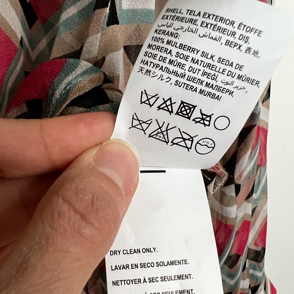 NWT BEBE Women's Silk Blouse Geometric Luxurious Button Down Long Sleeve, XS sz - Picture 16 of 17